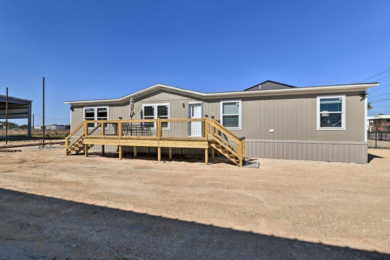 Quaint Port Oconnor Home - 3 Mi To Beach! Port O'Connor Kültér fotó